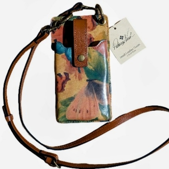 Patricia Nash Handbags - Patricia Nash Farleigh Crossbody Cellphone Bag in Watercolor Butterfly